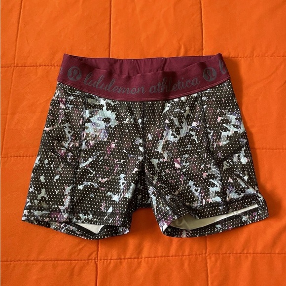 Lululemon Shorts Womens 4 Multicolor Activewear Running athletic casual - Picture 1 of 3